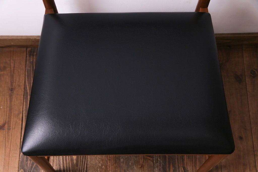 北欧ビンテージ家具　McIntosh(マッキントッシュ)No.9433　シックな北欧スタイルにおすすめのダイニングチェア(ワークチェア、椅子)