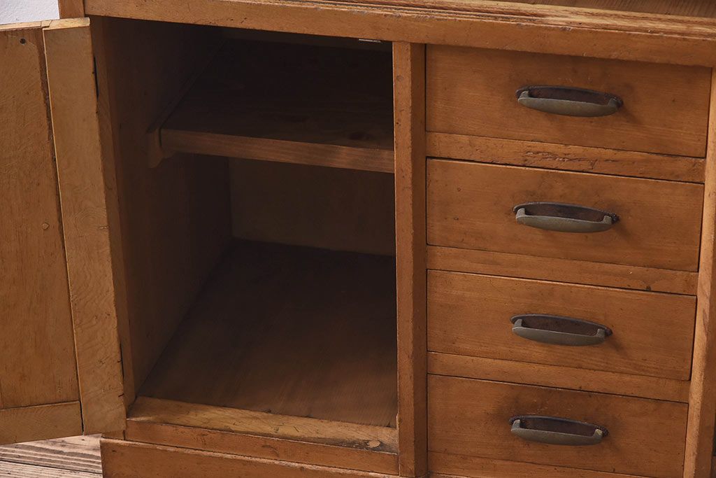 レトロ家具 昭和レトロ 懐かしい雰囲気が漂うカップボード(重ね