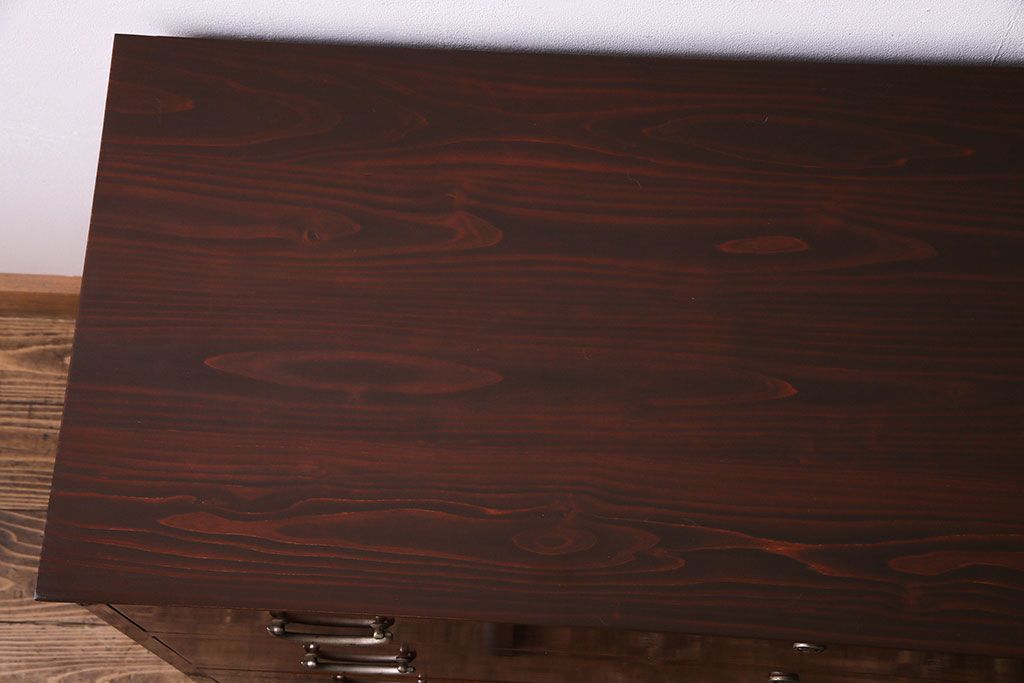 アンティーク家具　昭和初期　美しい漆塗りが魅力的な時代箪笥ローチェスト(ローボード、リビングボード、引き出し)