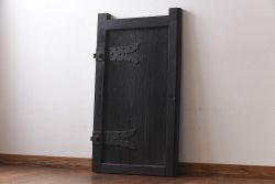 ジャンク品　総ケヤキ材　渋さを醸し出す古い門扉のくぐり扉(建具、ドア)