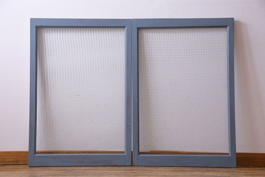 ペイント家具　チェッカーガラス入り!シャビーシックなガラス戸(窓、引き戸、建具)2枚組