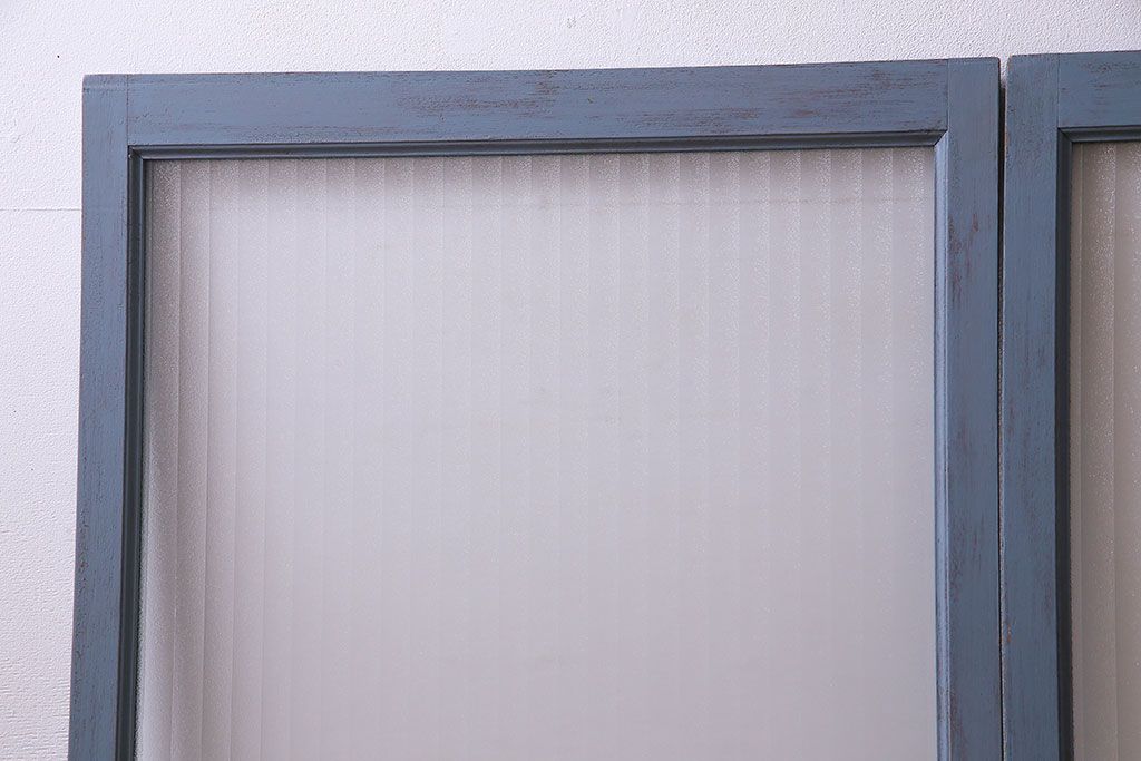 ペイント家具　チェッカーガラス入り!シャビーシックなガラス戸(窓、引き戸、建具)2枚組
