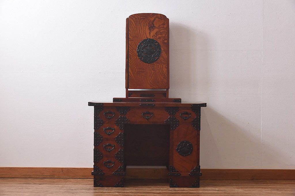 中古 岩谷堂箪笥 スツール付き 金具の装飾が見事な三面鏡(鏡台
