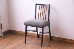 ヴィンテージ家具　イギリスビンテージ　シンプルな中に個性が光るチェア(ダイニングチェア、イス、椅子)(R-030154)(3)