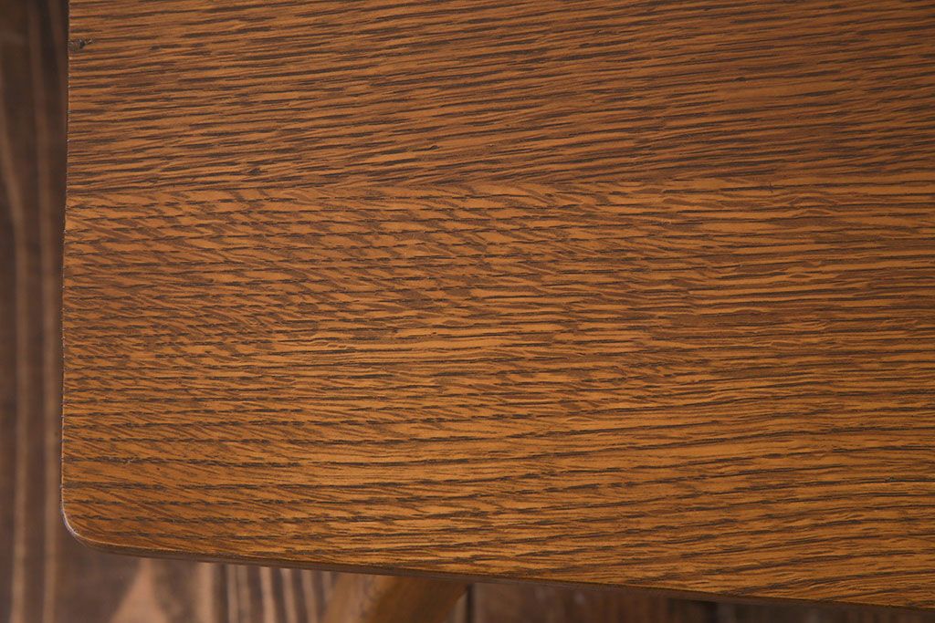 レトロ家具　昭和レトロ　ナラ材　昔懐かしい風合いのセンターテーブル(ローテーブル、飾り台)