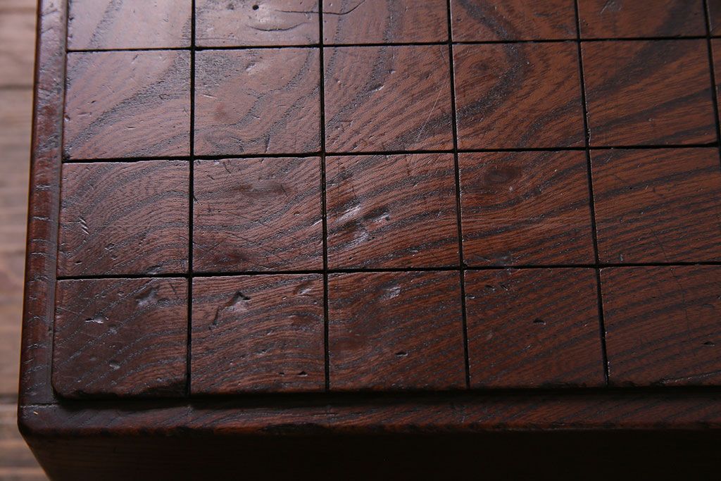アンティーク雑貨　和製アンティーク　極厚!はっきりとした木目が印象的な総ケヤキ材の将棋盤(飾り台)