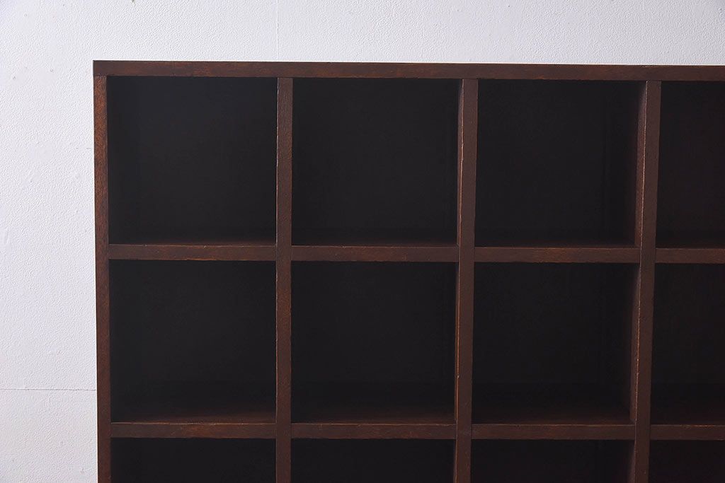レトロ家具　昭和レトロ　5×4マス　正方形のマス目がすっきりとした印象の収納棚(陳列棚、飾り棚、オープンラック)(1)