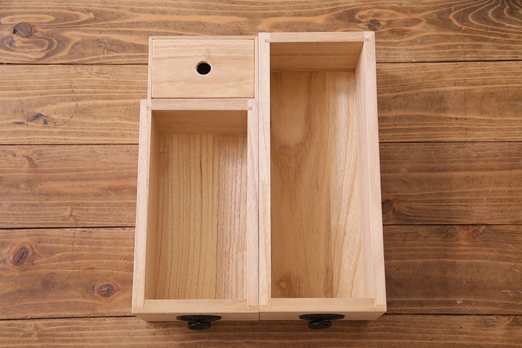中古美品　岩谷堂箪笥　桐文様　銀河5号　車箪笥(整理箪笥、チェスト、桐箪笥、桐たんす)