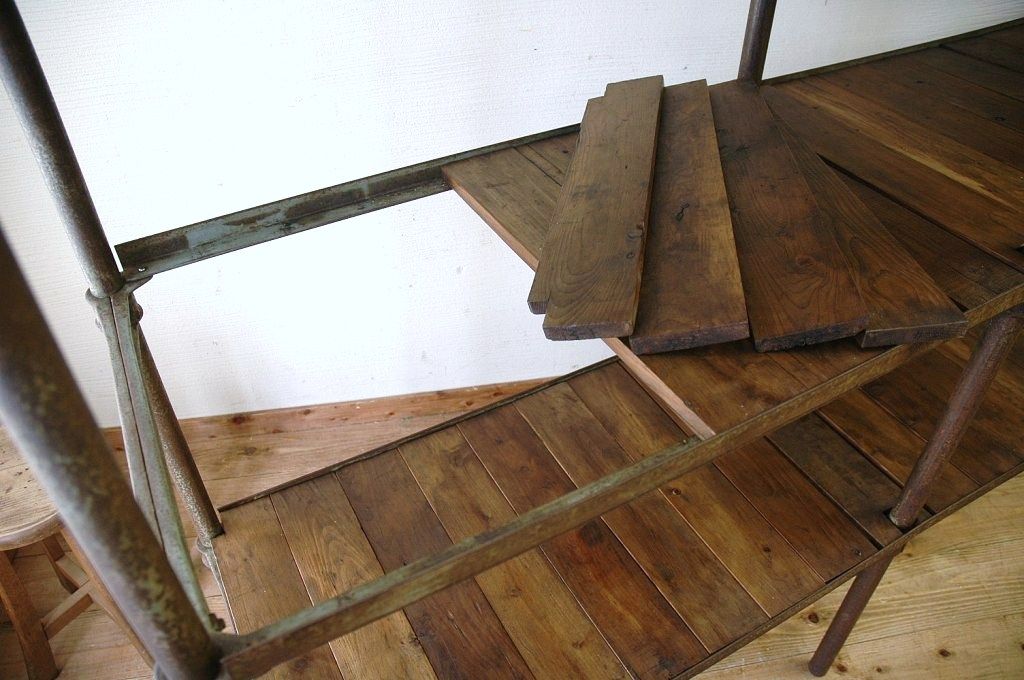 アンティーク家具　◆重厚!古いアイアンの大きな陳列棚