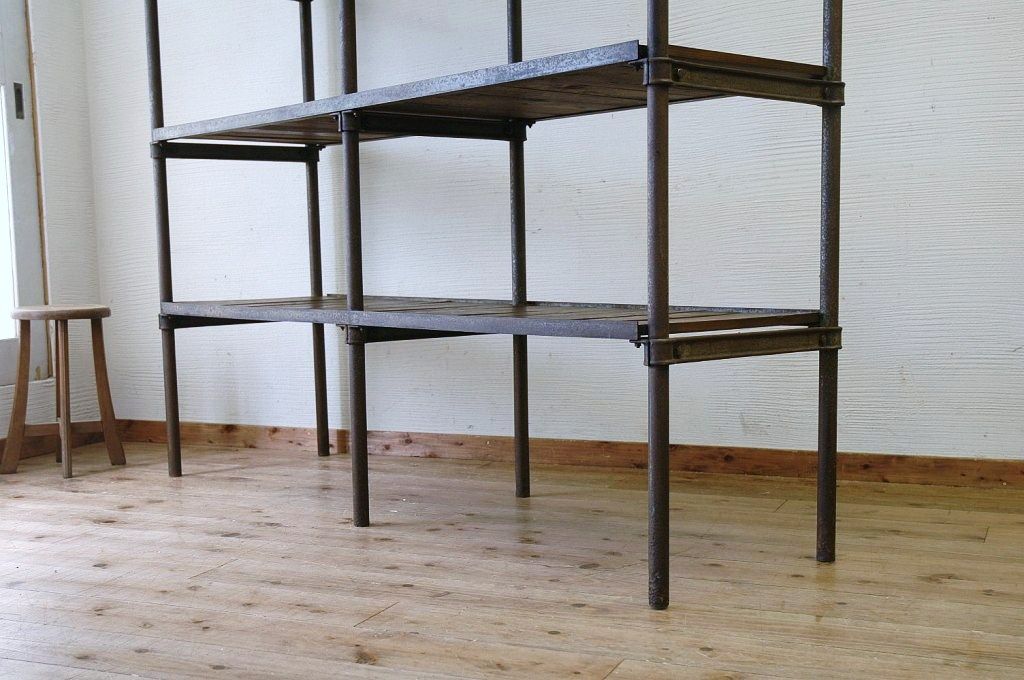 アンティーク家具　◆重厚!古いアイアンの大きな陳列棚