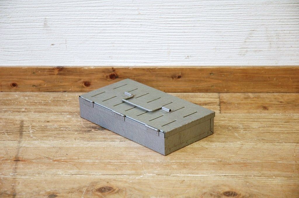 アンティーク雑貨　珍品!古いアイアンの金種分手提げ金庫