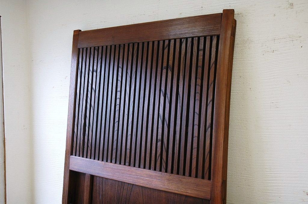 極上美品!古い欅材の重厚な格子蔵戸(玄関戸)