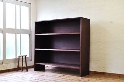 アンティーク家具　特大!古い木の重厚な飾り棚