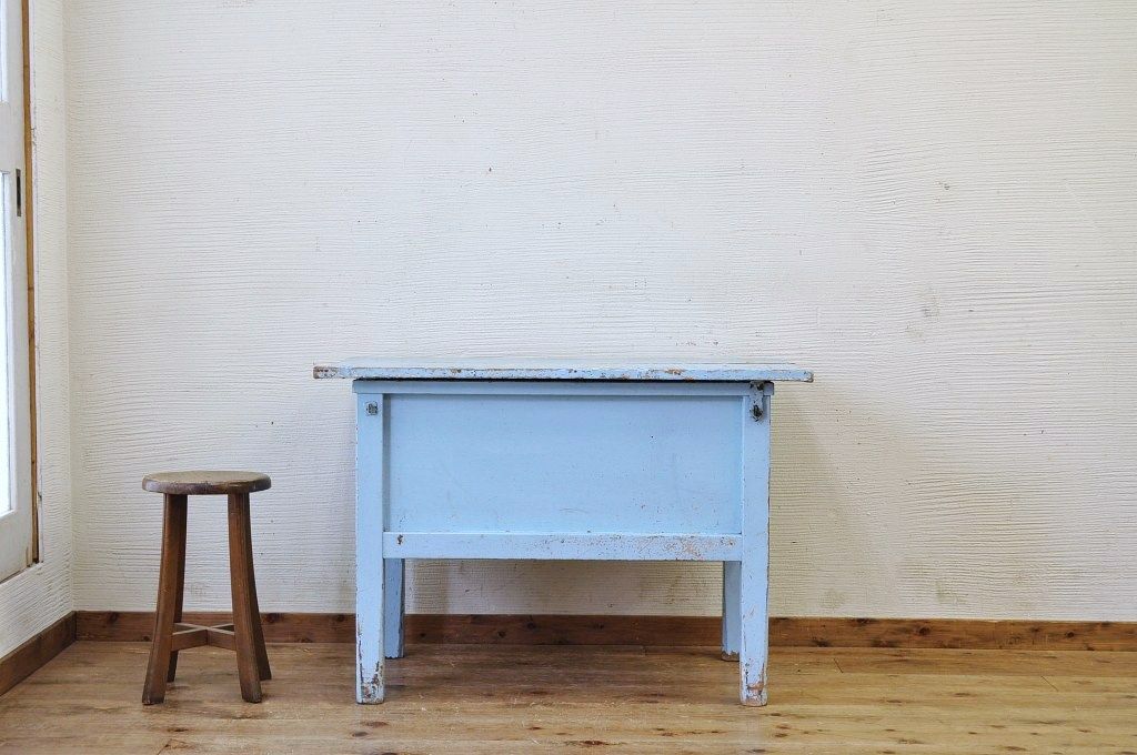 アンティーク家具　★古い酒屋のペンキの剥げた収納付き作業台