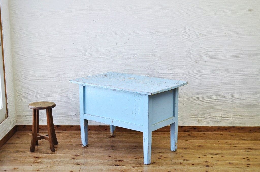 アンティーク家具　★古い酒屋のペンキの剥げた収納付き作業台