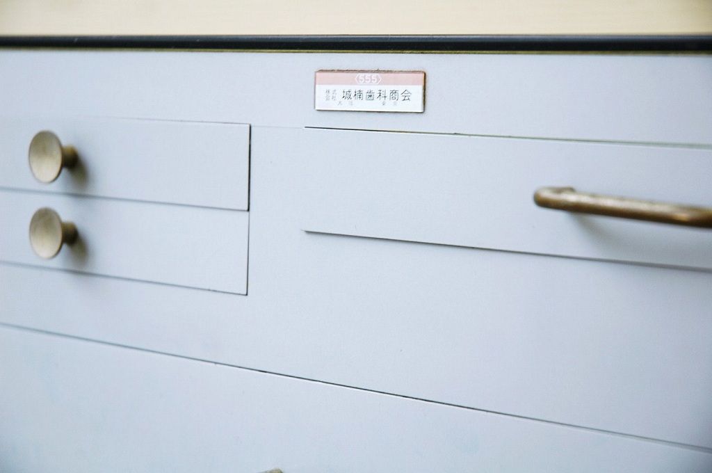 アンティーク家具　珍品!古い歯医者のデンタルキャビネット　