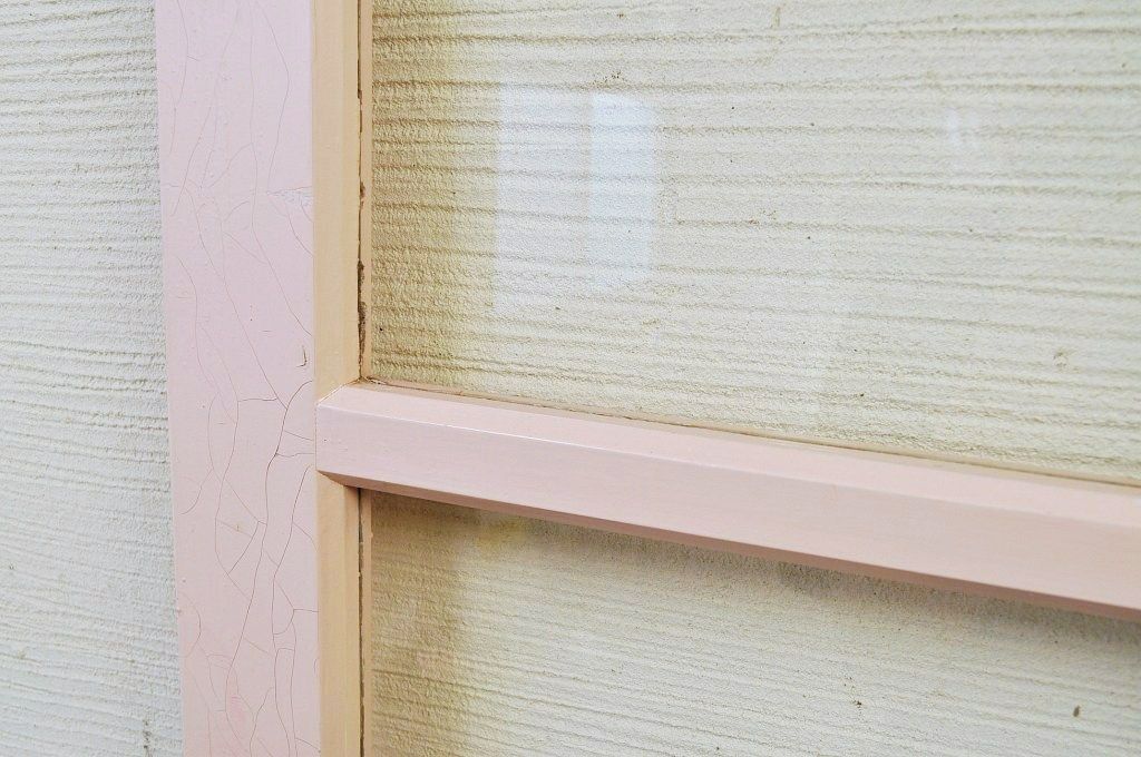 ★古い学校のペンキの剥げたガラス戸1枚1