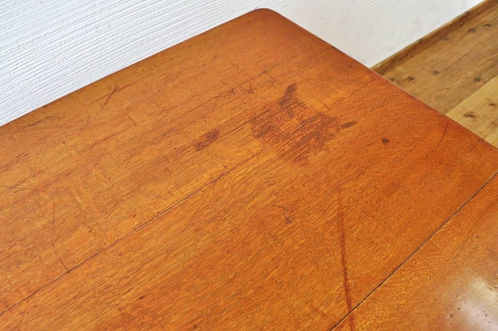 レトロ家具　古いナラ材のレトロなテーブル