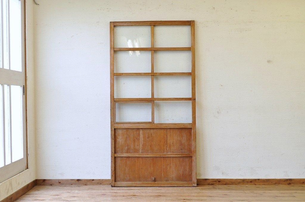 ★珍品!古い木味の小窓付き引き戸1枚2