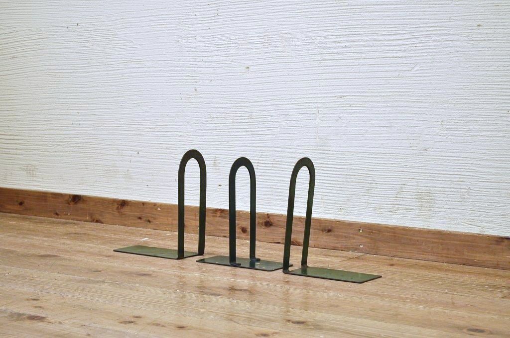 古いアイアンブックエンド3本セット2