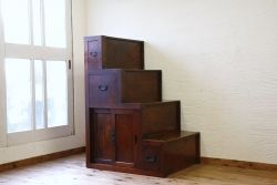 アンティーク家具　古い欅材の重厚な階段箪笥