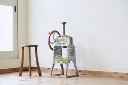 アンティーク雑貨　レトロなデザインの古いかき氷機