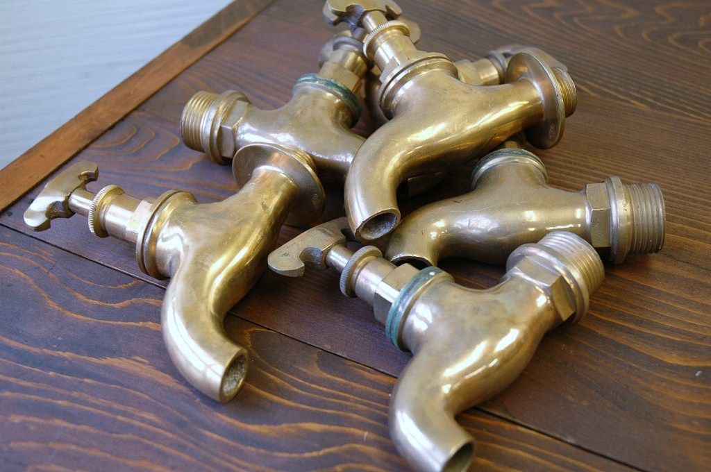 アンティーク雑貨　未使用品!重厚な真鍮の蛇口