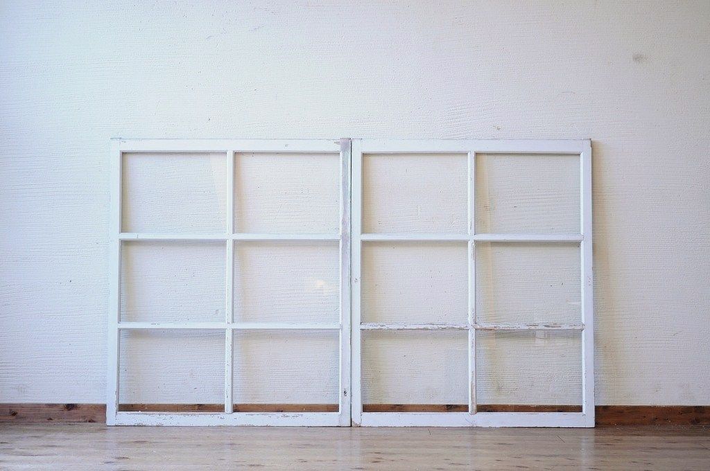 レトロ　古い学校のペンキの剥げた引き戸2枚セット5(窓)