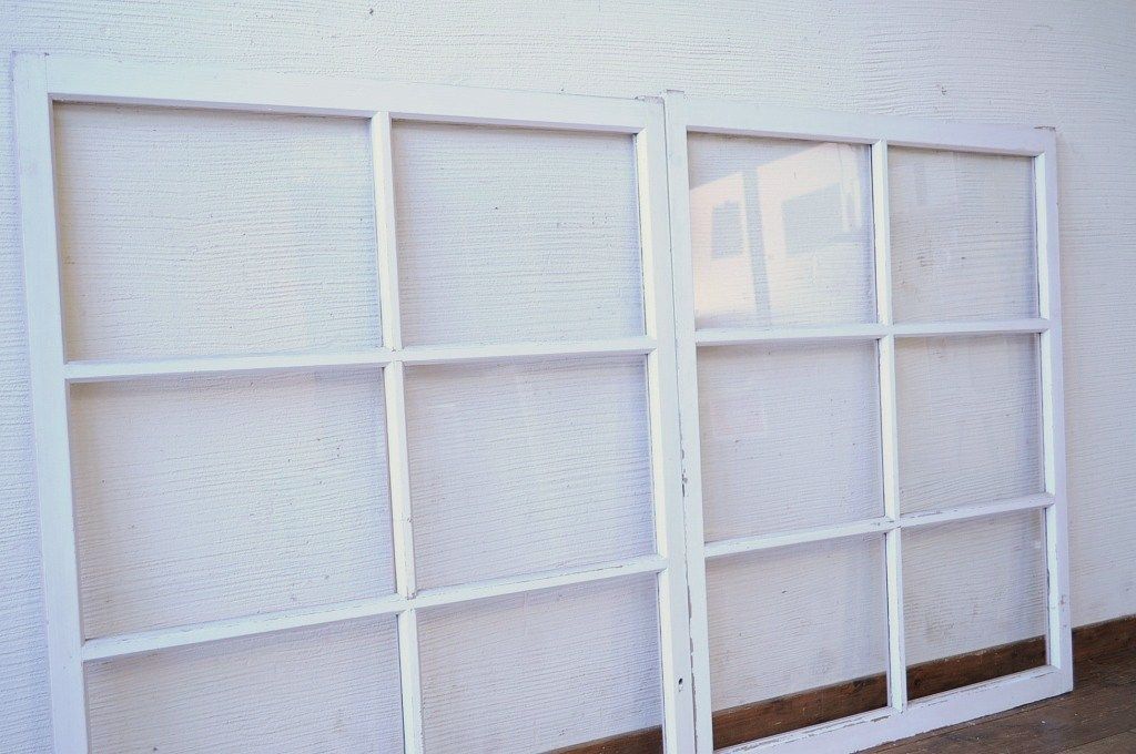 レトロ　古い学校のペンキの剥げた引き戸2枚セット9(窓)