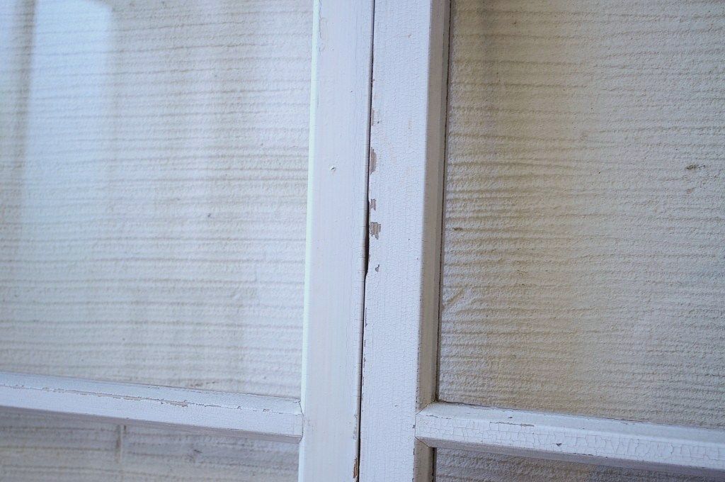 レトロ　古い学校のペンキの剥げた引き戸2枚セット9(窓)