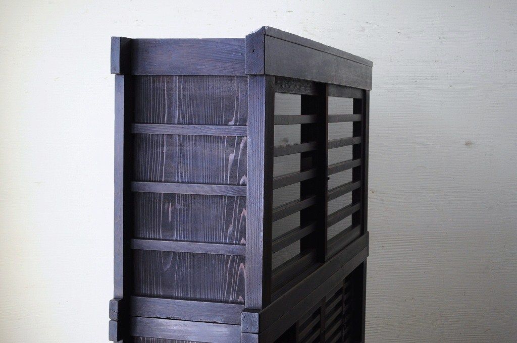 アンティーク家具　古民具　骨董　古い商家の極太骨組　収納箪笥(水屋箪笥)