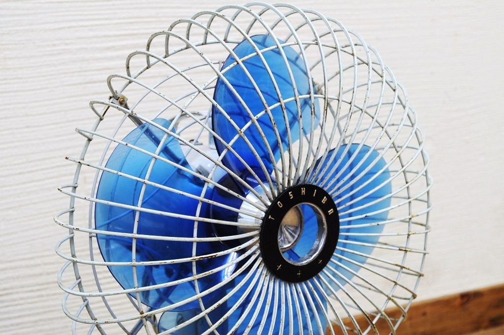 アンティーク雑貨　レトロなデザインの扇風機2
