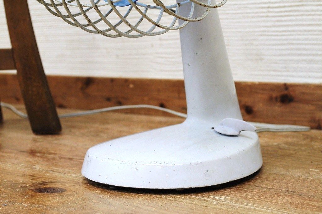 アンティーク雑貨　レトロなデザインの扇風機2