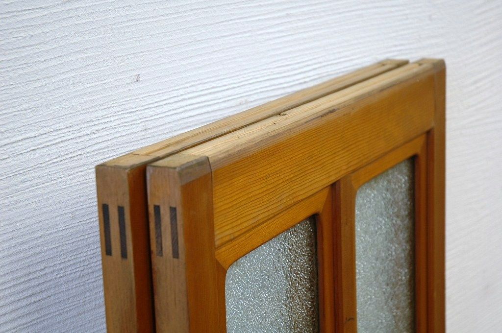 古い木味のシックな明り取り2枚セット