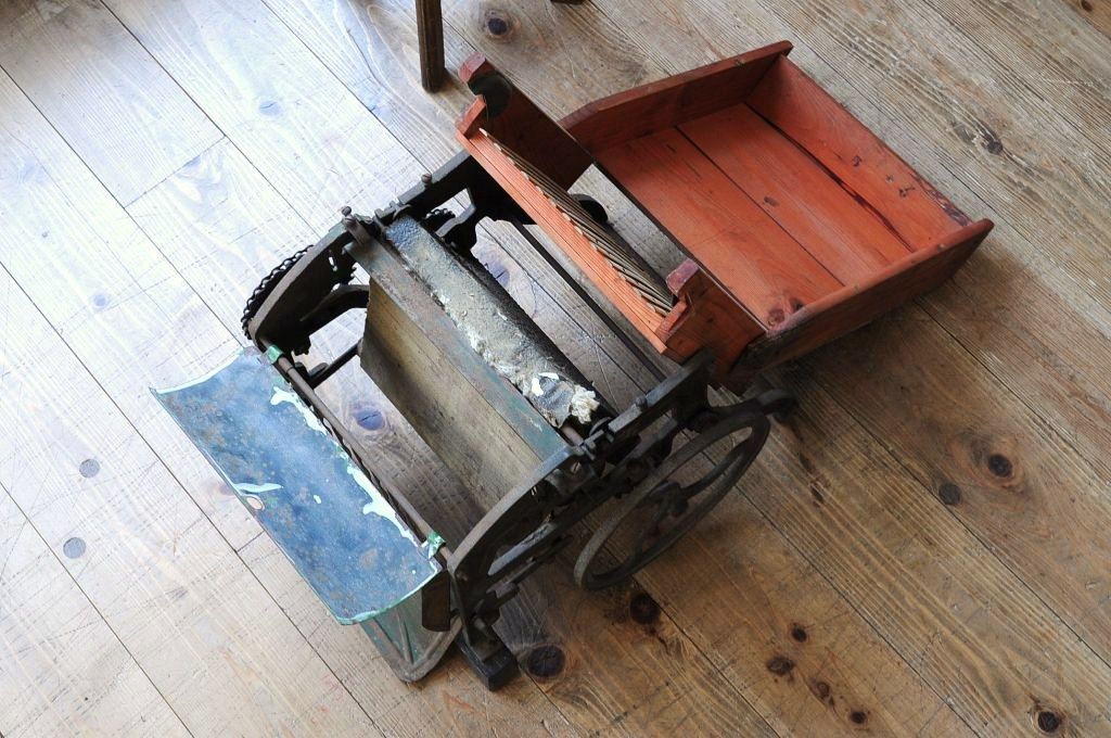 アンティーク雑貨　珍品!!まゆ毛羽取機