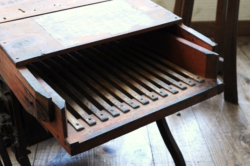 アンティーク雑貨　珍品!!まゆ毛羽取機