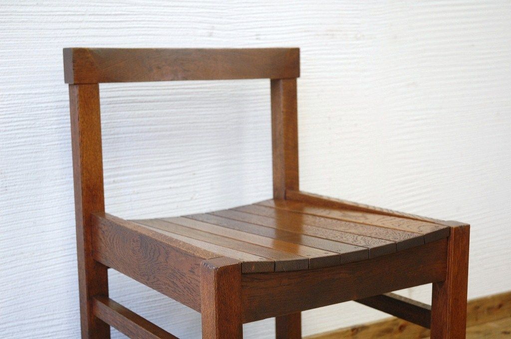 アンティーク家具　古いナラ材の木目が美しい椅子