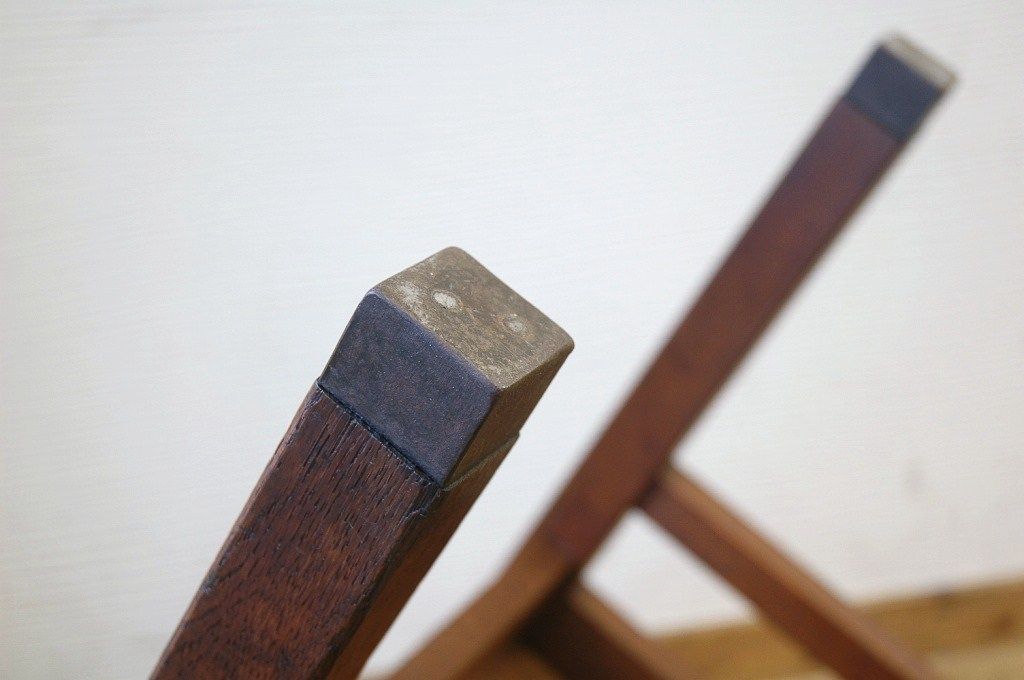 アンティーク家具　古いナラ材の木目が美しい椅子