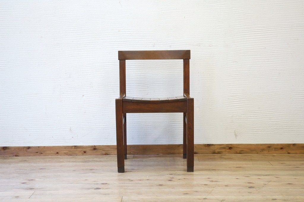 アンティーク家具　古いナラ材の重厚な椅子2