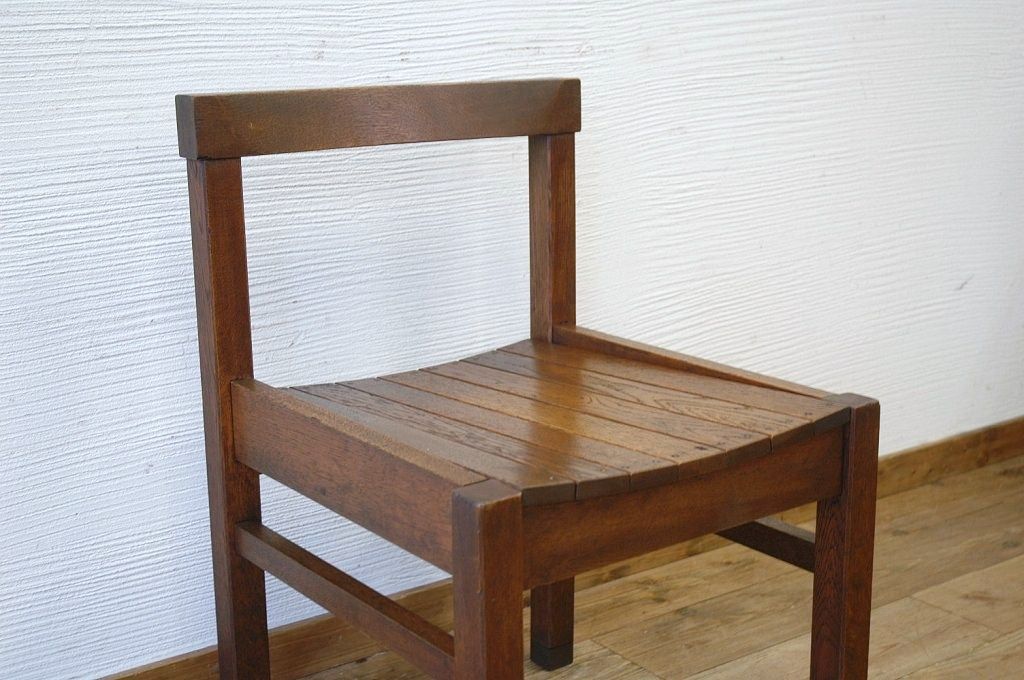 アンティーク家具　古いナラ材の重厚な椅子2