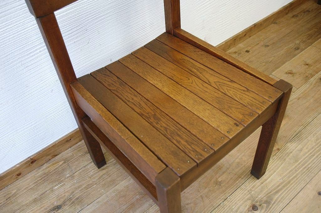アンティーク家具　古いナラ材の重厚な椅子2