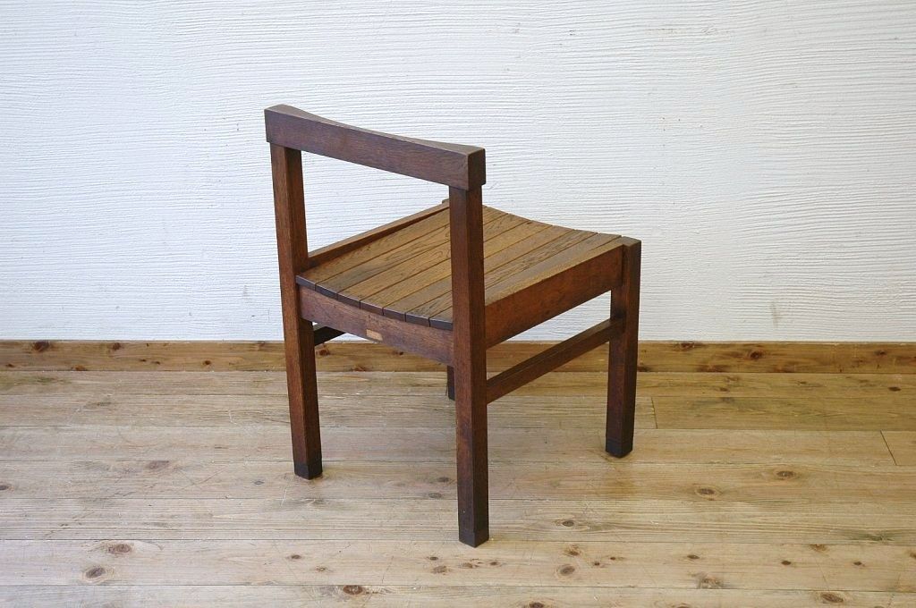 アンティーク家具　古いナラ材の重厚な椅子2