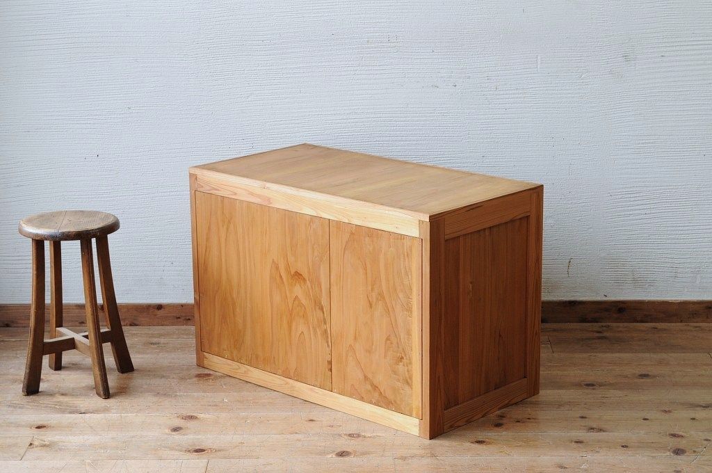 美品!モダンなデザインのローボード2