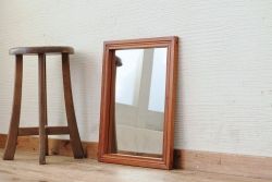 古い木の小振りな鏡1