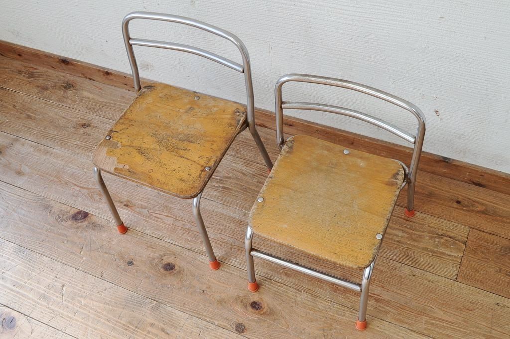 アンティーク家具　古い幼稚園の椅子2脚セット