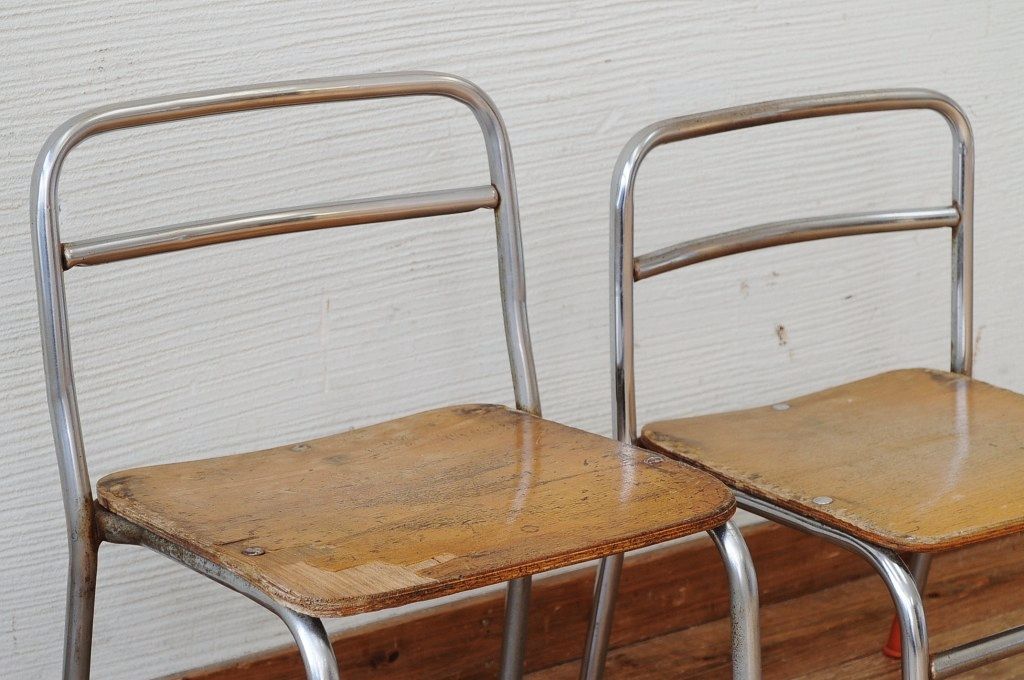 アンティーク家具　古い幼稚園の椅子2脚セット