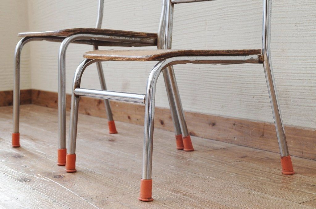 アンティーク家具　古い幼稚園の椅子2脚セット