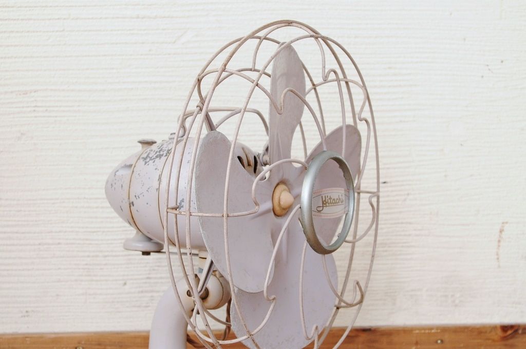 アンティーク雑貨　レトロな卓上扇風機　日立