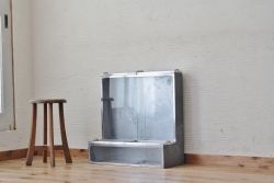 アンティーク家具　珍品!古いブリキのガラスケース2