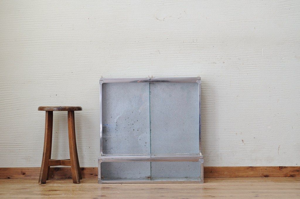 アンティーク家具　珍品!古いブリキのガラスケース2